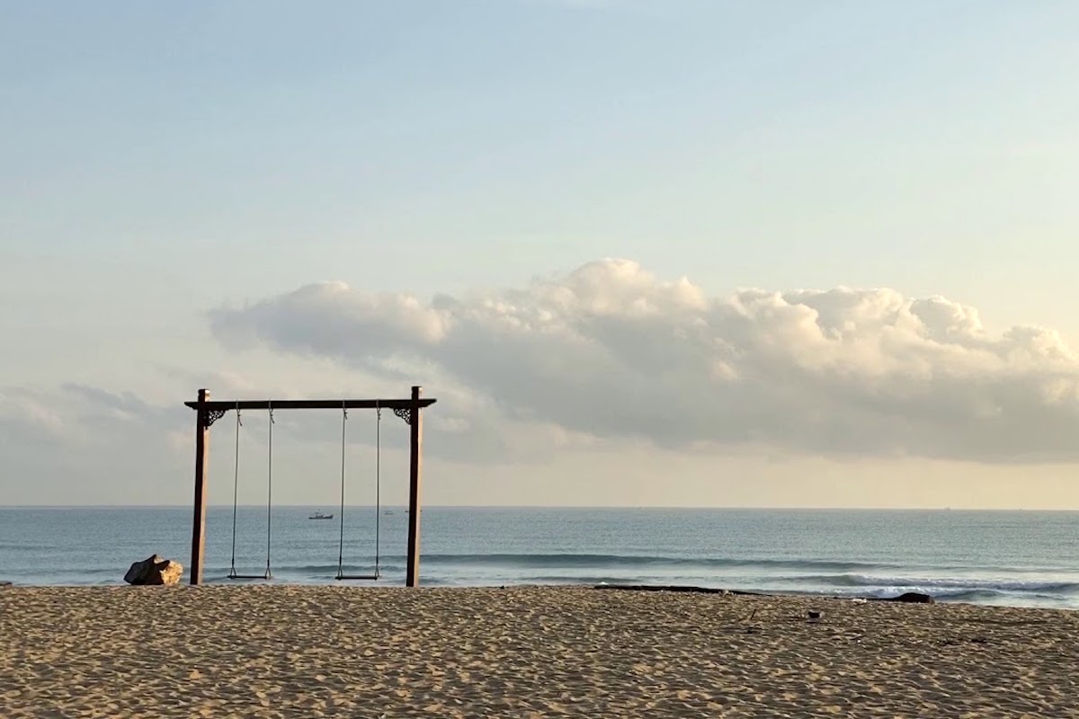 Batu Buruk Beach (Pantai Batu Buruk)