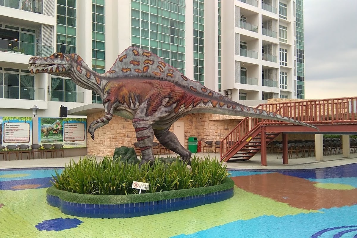 dinosaur alive water theme park