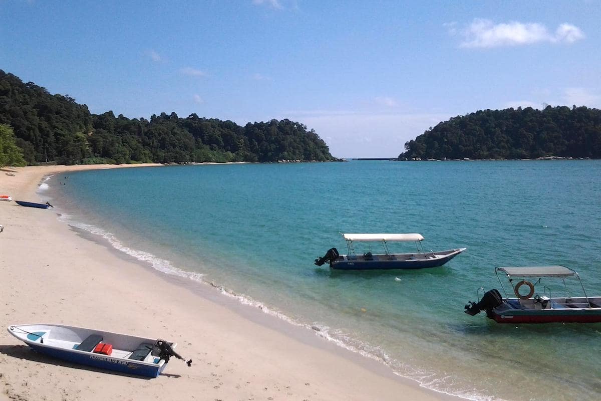 7 Pantai di Perak Untuk Percutian Yang Hebat (2024)