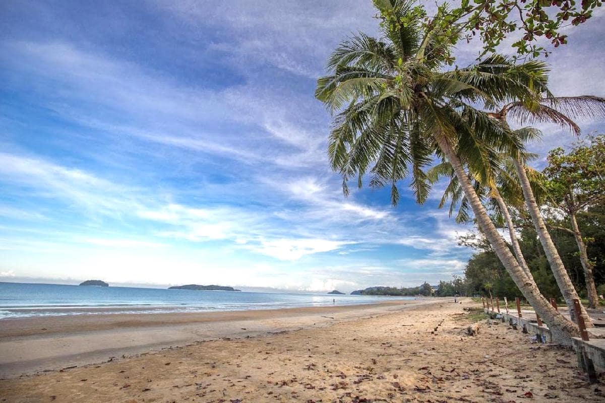 Featured Beach in Sabah (Pantai di Sabah)