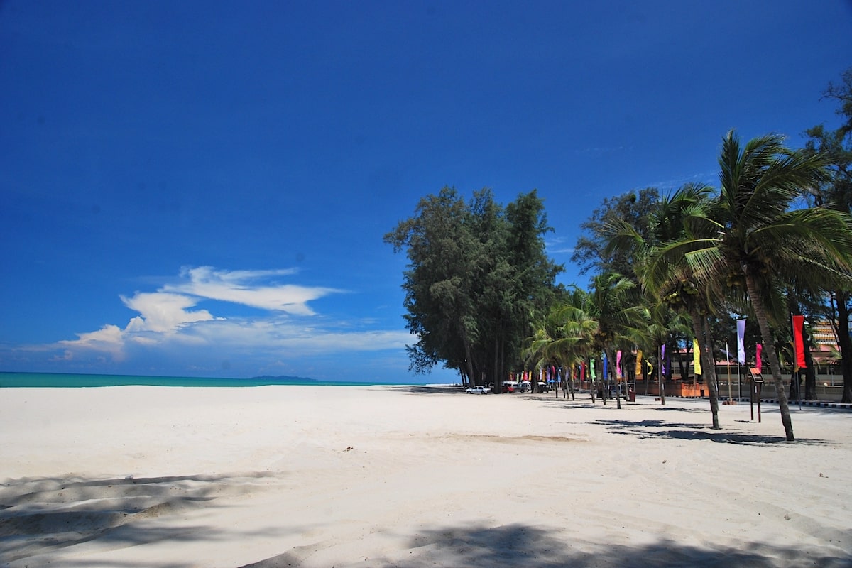 10 Pantai Di Terengganu Untuk Percutian Yang Hebat 2024