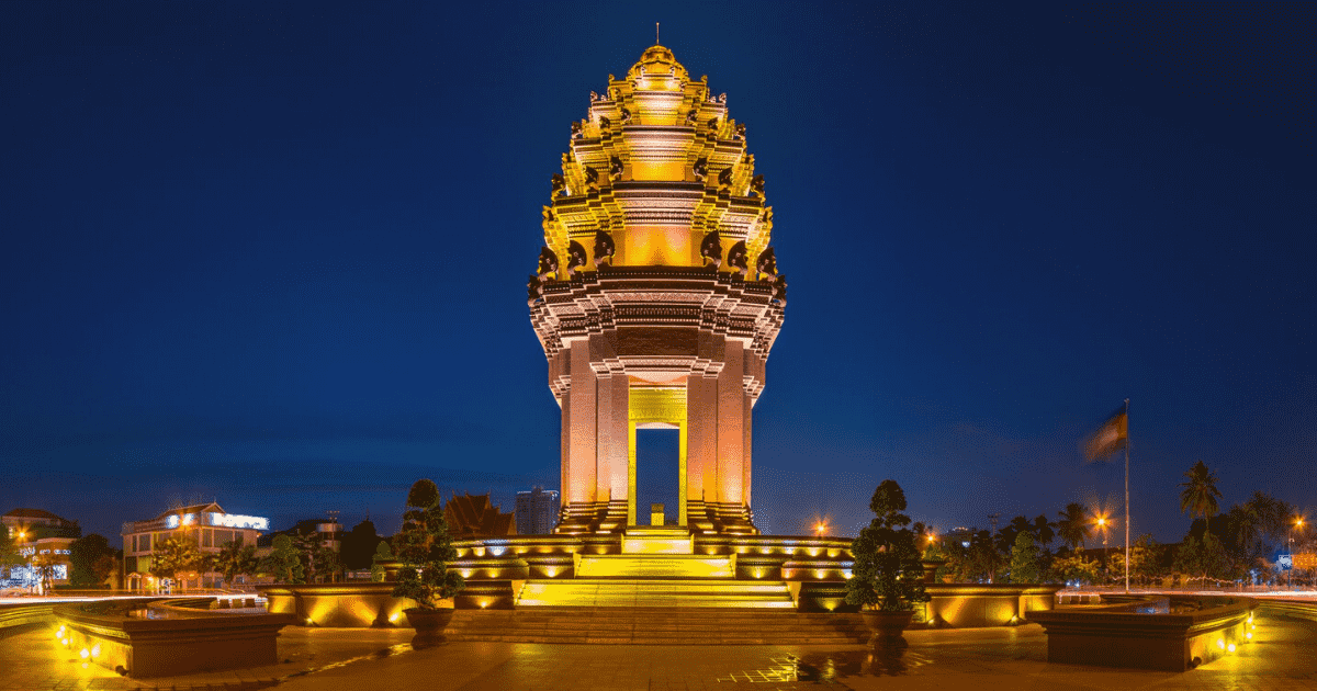 independence monument, phnom penh