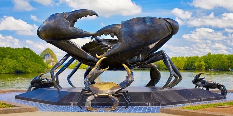 krabi town (crab statue)