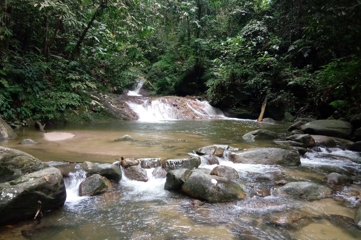Lata Berembun Waterfall (Air Terjun Lata Berembun)