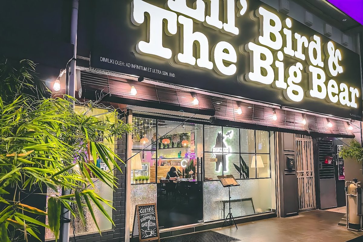 Lil' Bird & The Big Bear Café 1