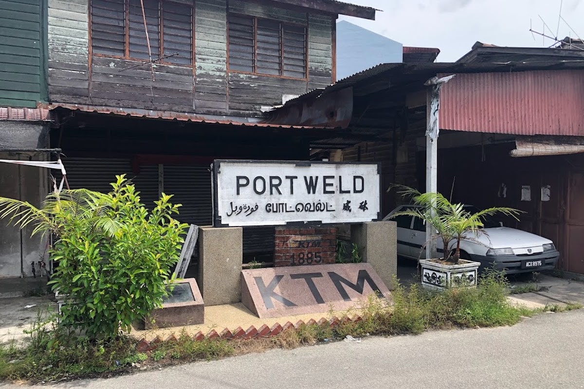 Old Port Weld Railway Station Signboard