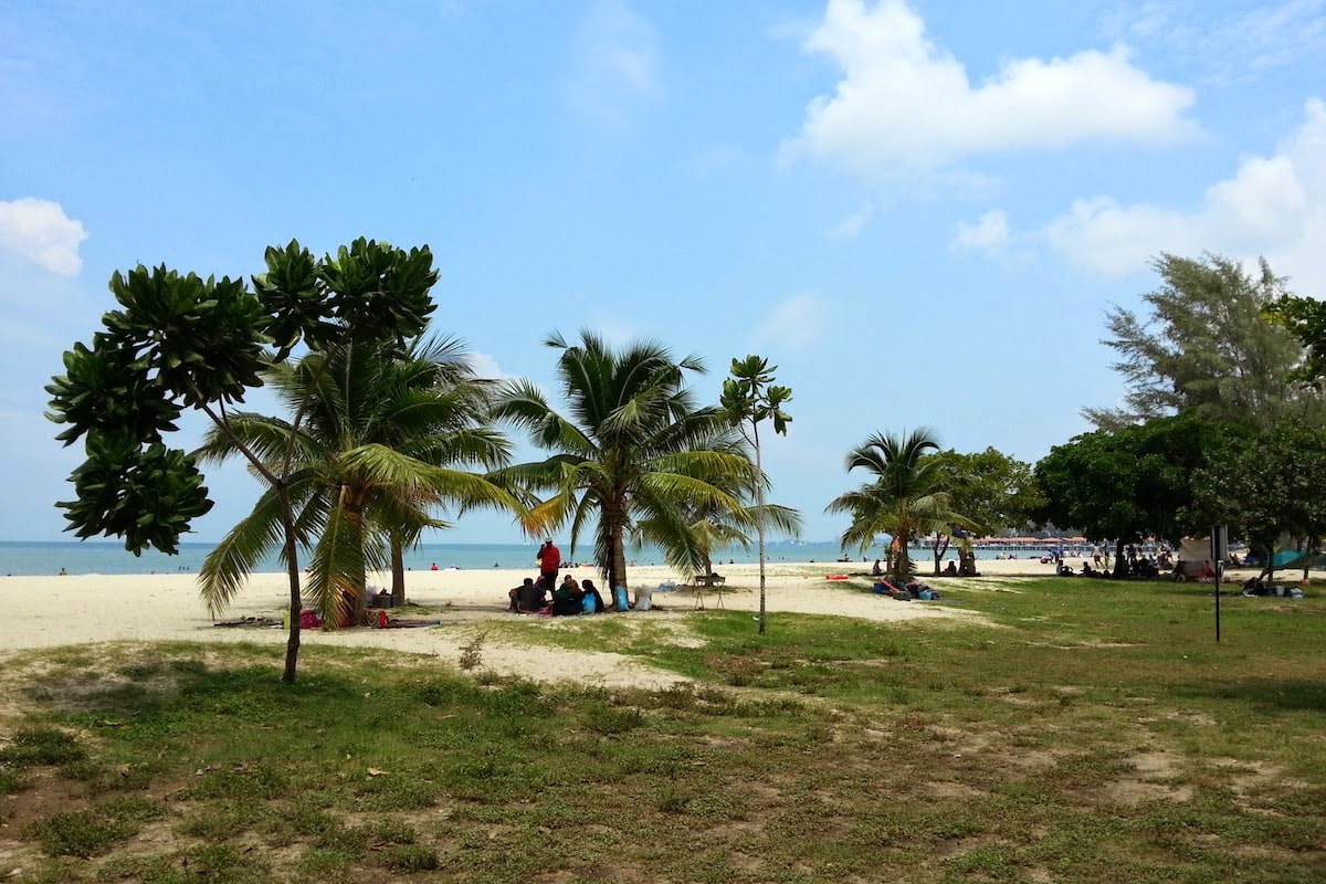 Saujana Beach (Pantai Saujana)