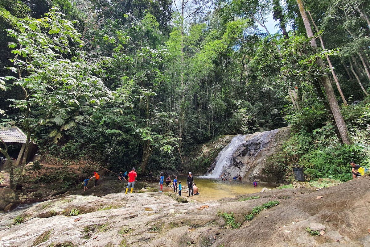 Sungai Sendat Waterfall (Air Terjun Sungai Sendat)