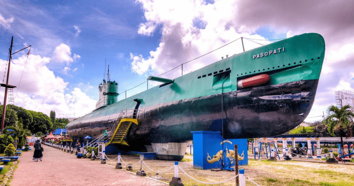 surabaya submarine monument