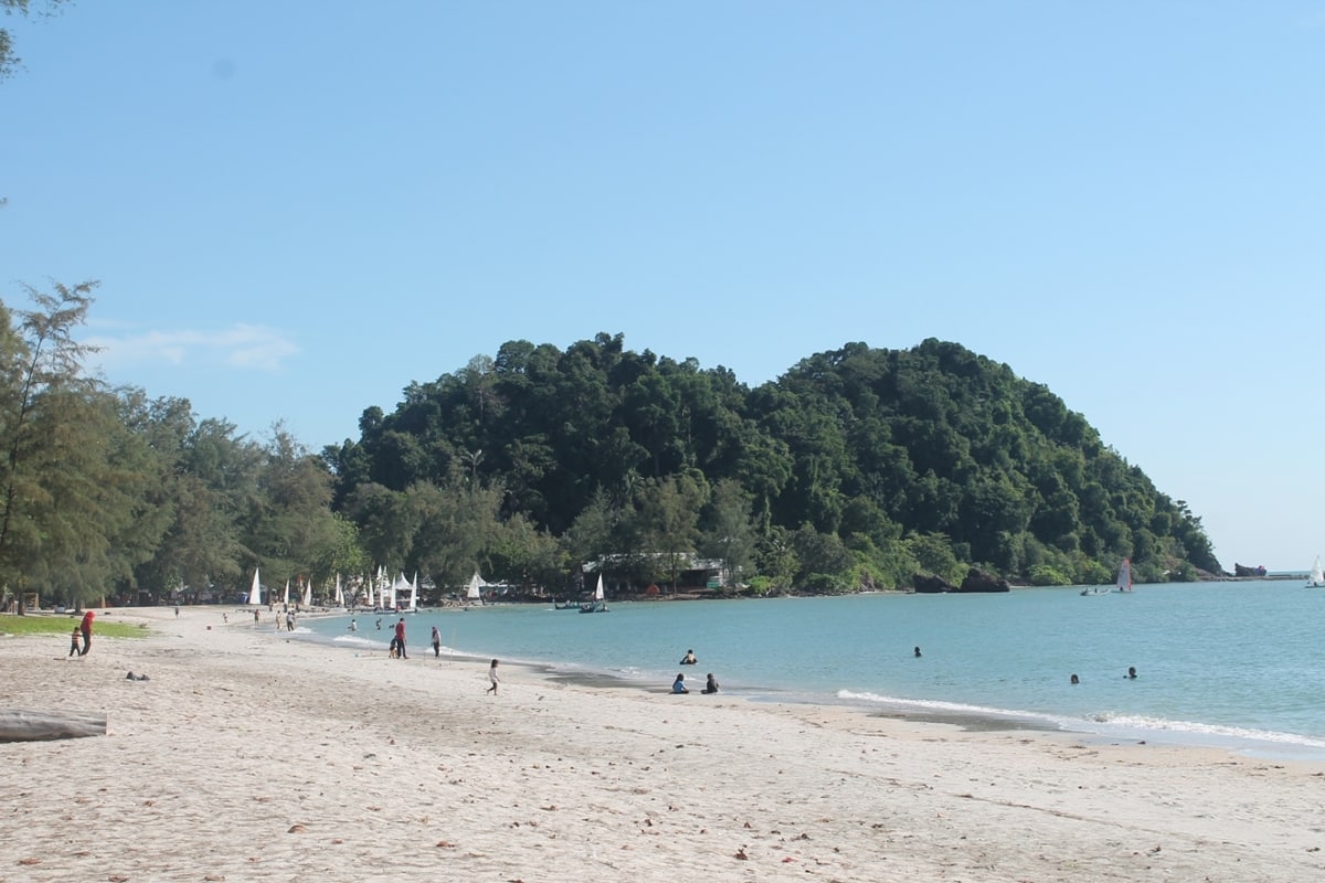 pantai menarik di johor