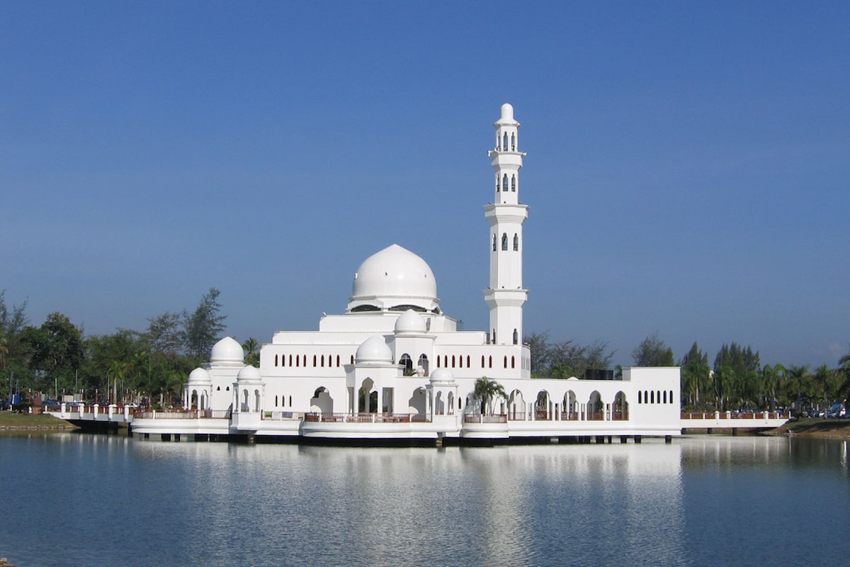 Tengku Tengah Zaharah Mosque (Masjid Tengku Tengah Zaharah)